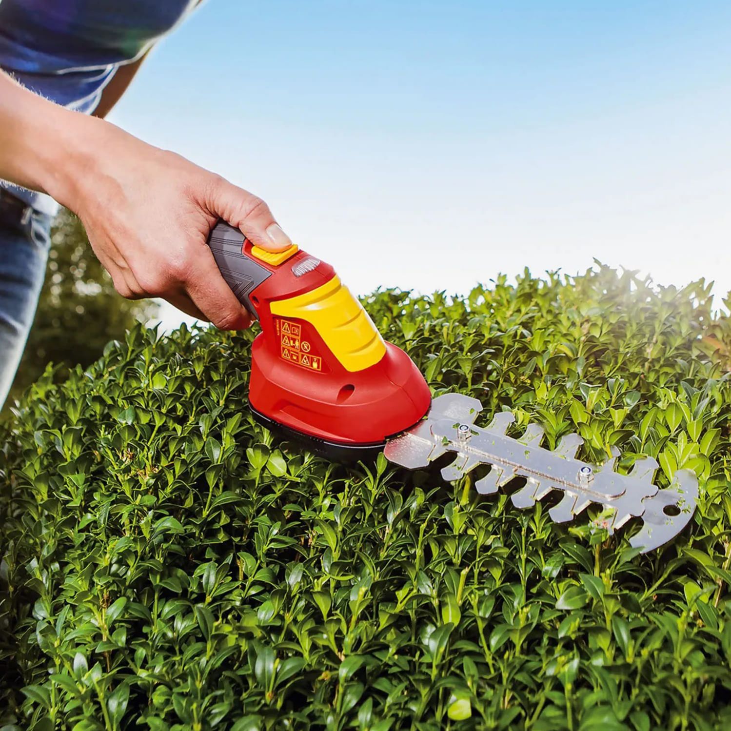 power-hedge-trimmer