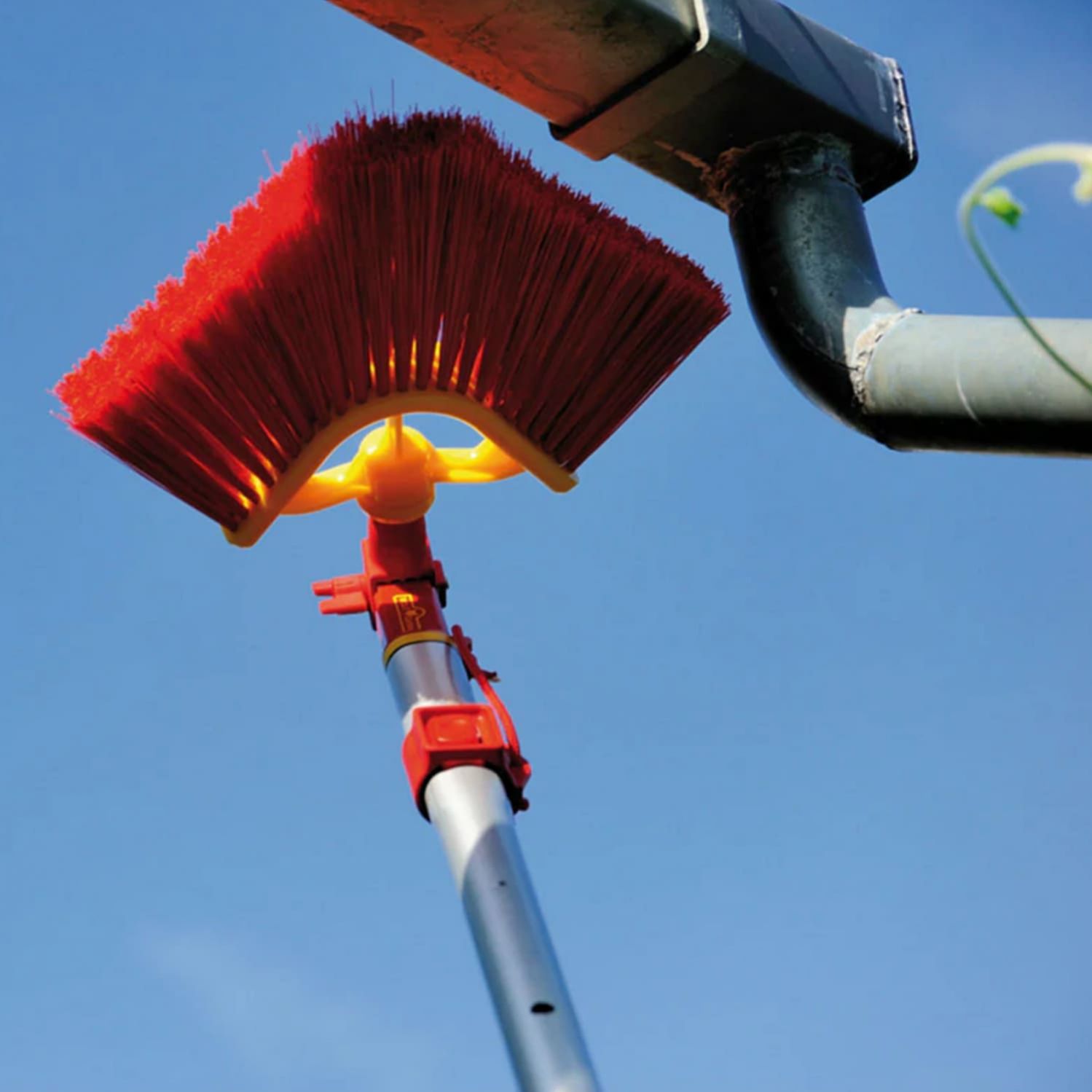 wolf-garten-angle-broom